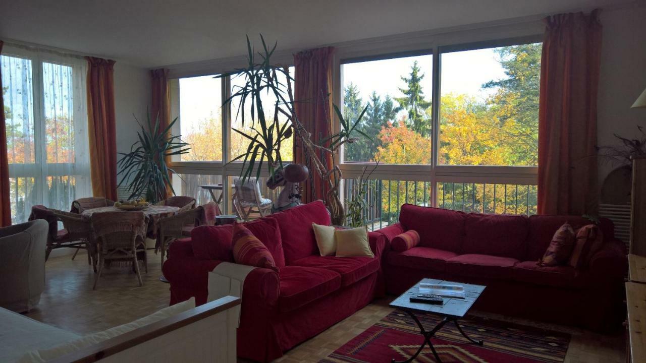 Appartement Meublé Garches Esterno foto